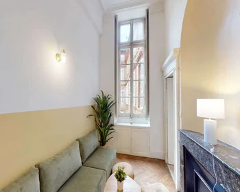 Private room at rue Peyras, image 1 of 10