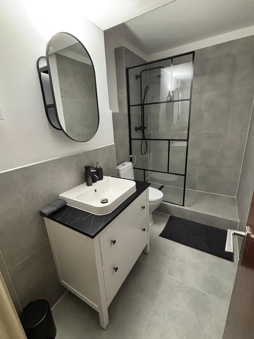 Student-friendly room in  with modern amenities