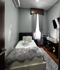 Quarto privado em Miller Ave, Brooklyn, NY, imagem 11 de 15