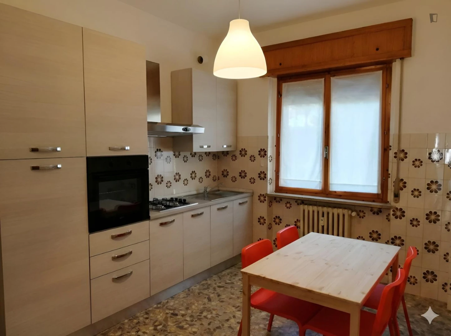 Economical student room with convenient location in 