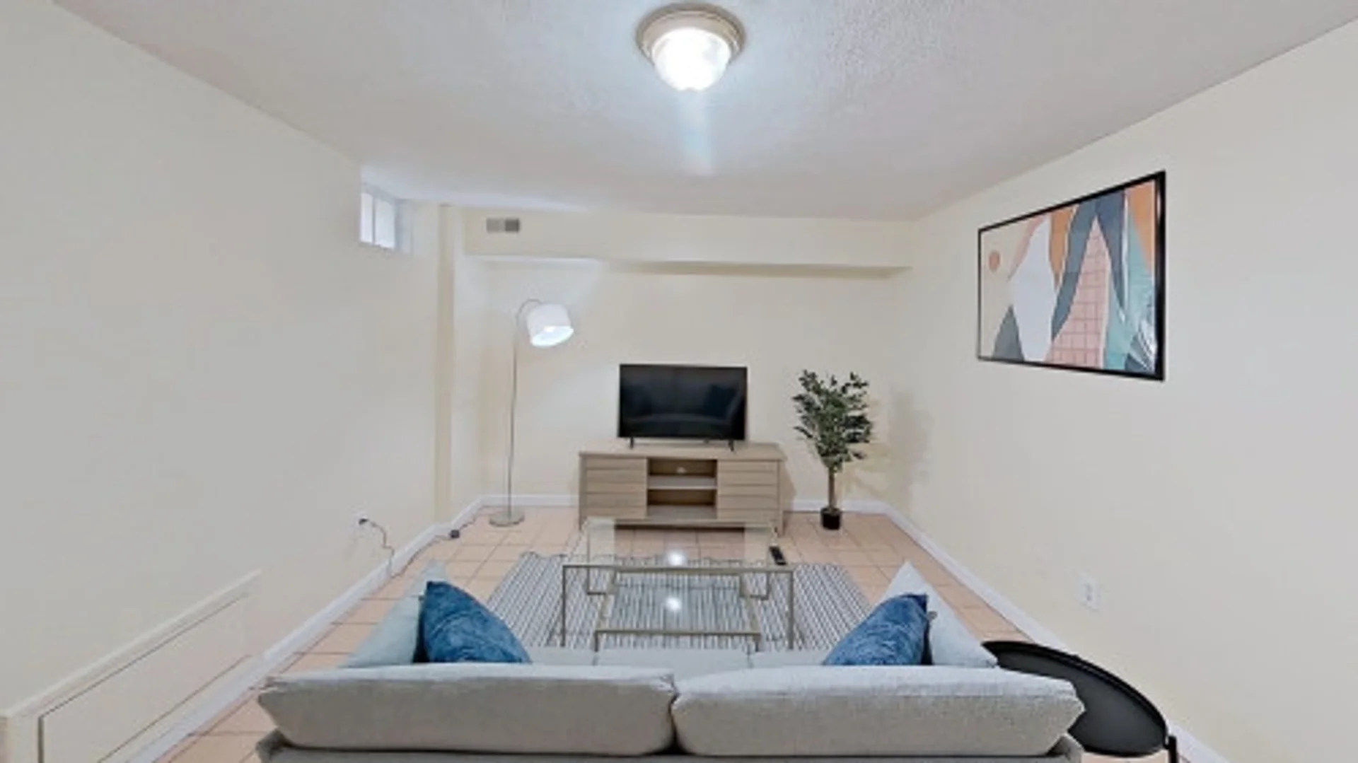 Bright and airy student room with easy university access in 