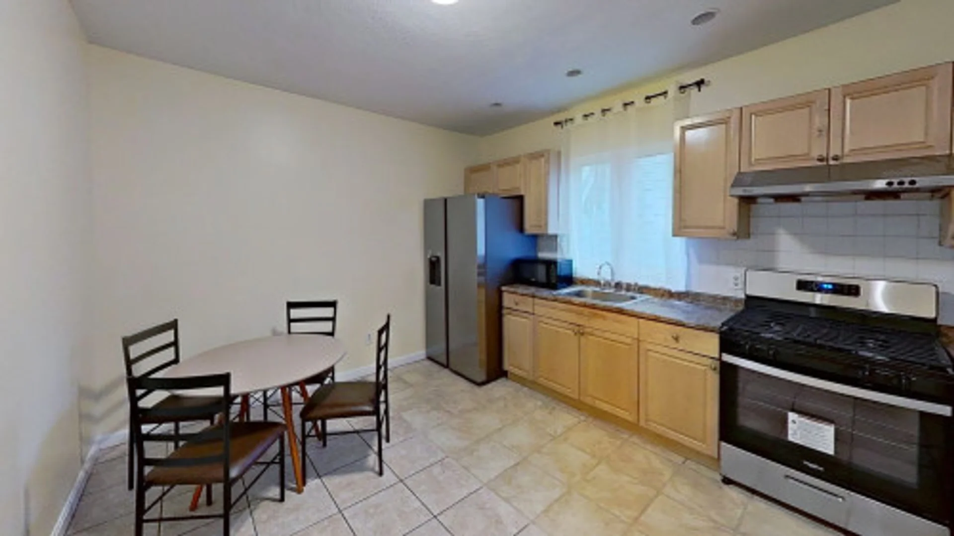 Budget-friendly student room close to campus in 
