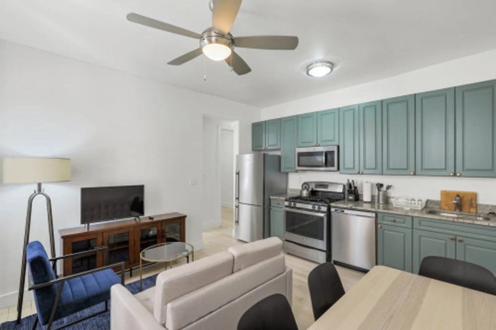 Habitación acogedora para estudiantes disponible en 
