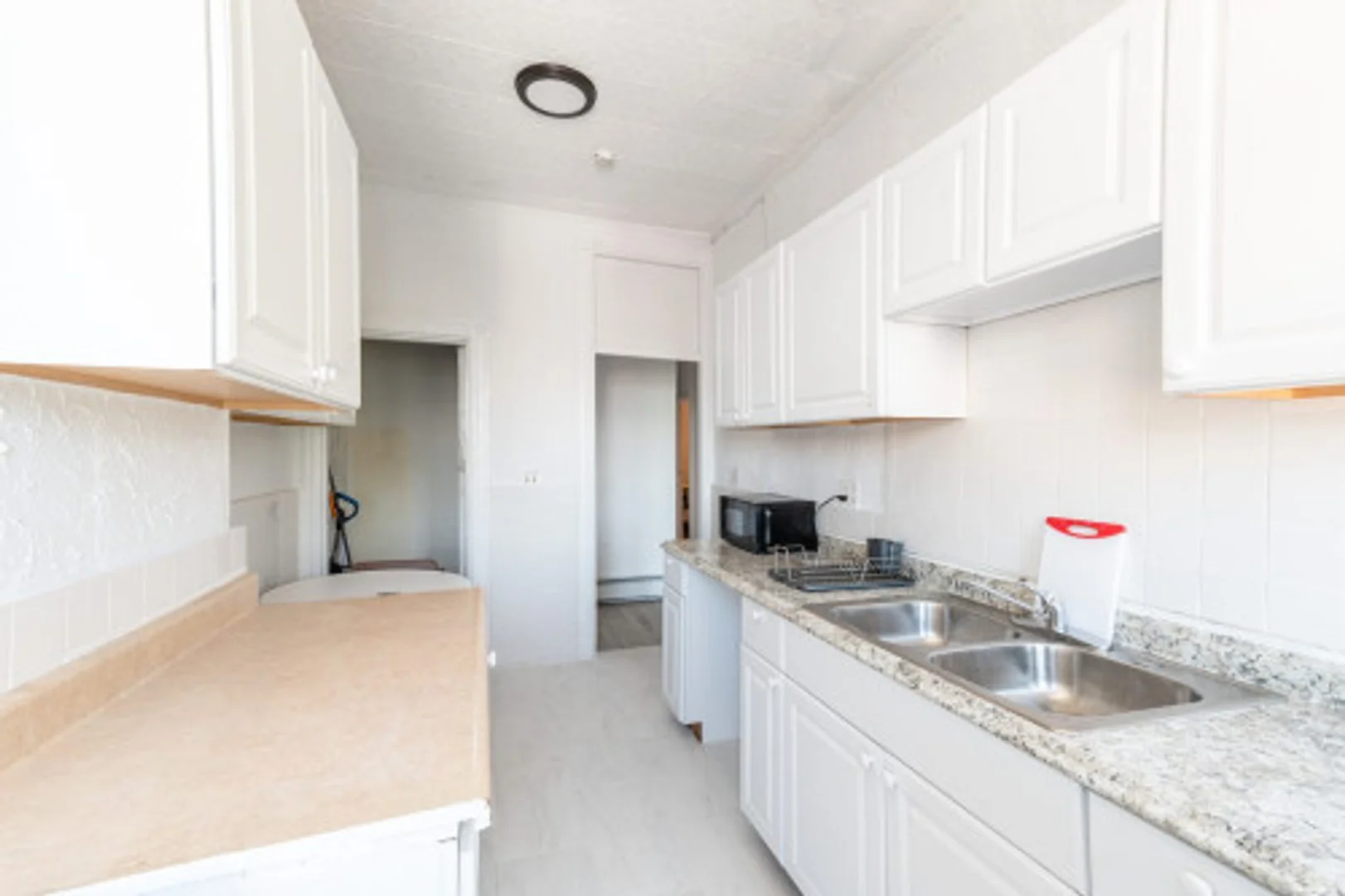 Student-friendly room in  with modern amenities
