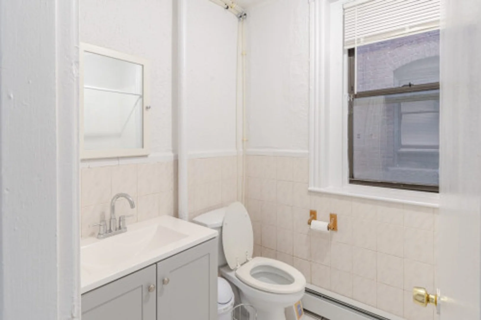 Comfortable and spacious student room in 