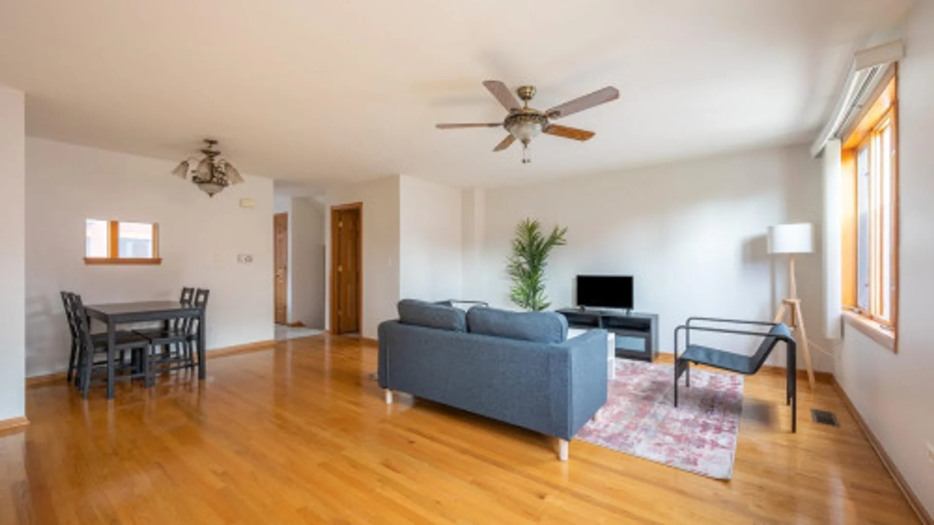 Habitación acogedora para estudiantes disponible en 