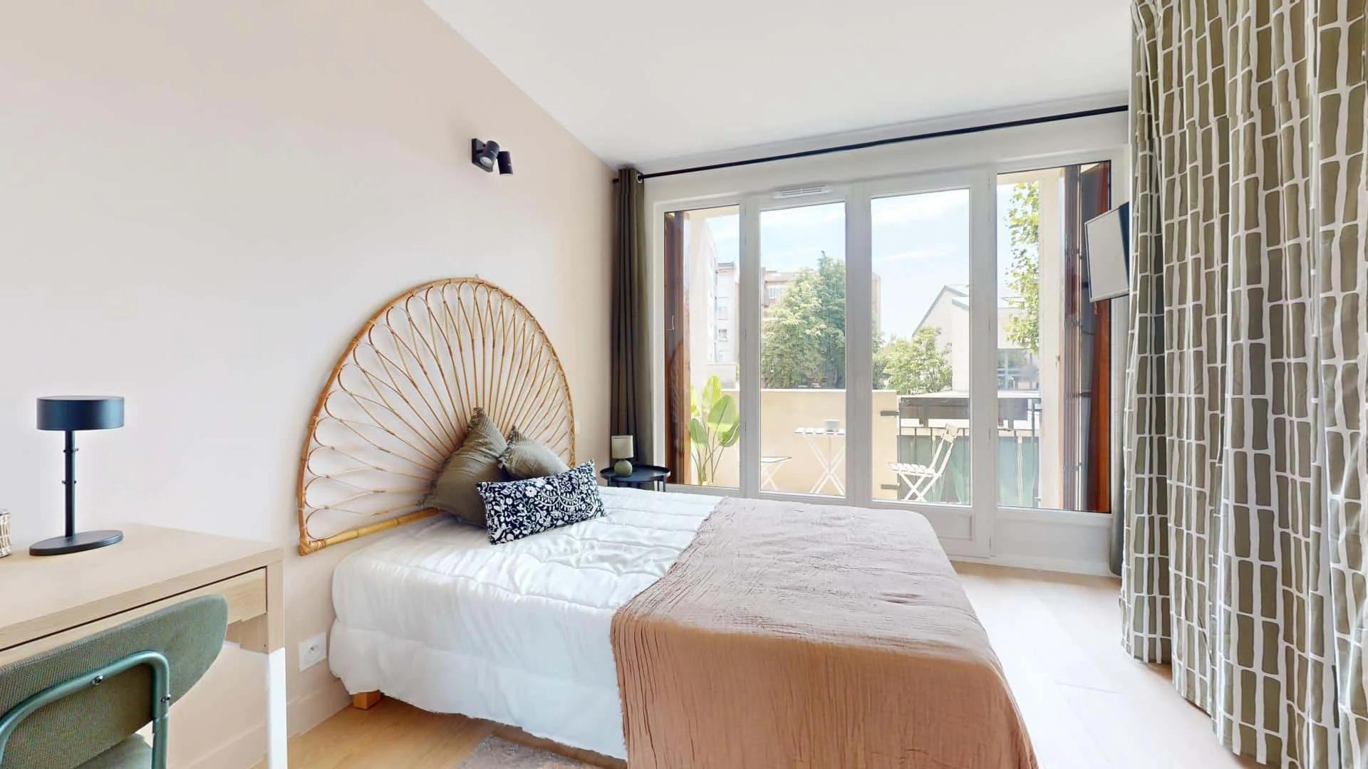 Cozy room for students available in 
