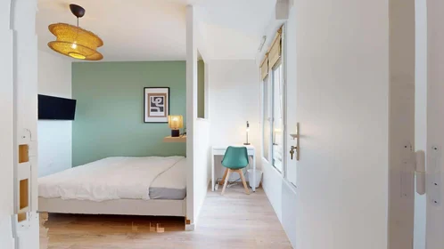 Private room at 83 Bd Charles de Gaulle, 92700 Colombes, France, image 3 of 19