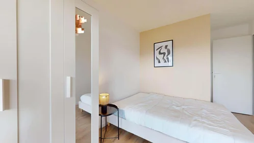 Özel oda konumu 83 Bd Charles de Gaulle, 92700 Colombes, France, 4 20 görüntüsü