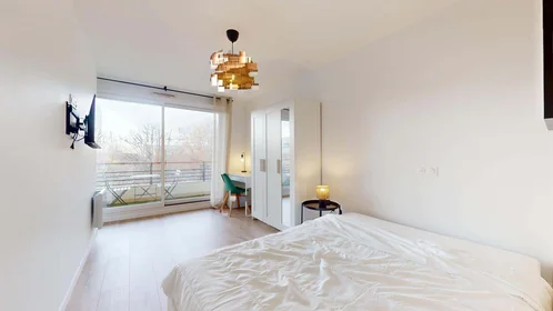 Özel oda konumu 83 Bd Charles de Gaulle, 92700 Colombes, France, 5 20 görüntüsü