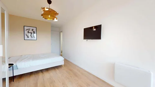 Özel oda konumu 83 Bd Charles de Gaulle, 92700 Colombes, France, 6 20 görüntüsü