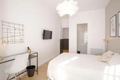 Chambre privée à 26 Av. Mirabeau, 06000 Nice, France, image 1 de 10