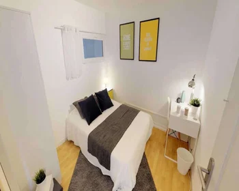 Chambre privée à rue Jeanne D'Arc, image 1 de 10