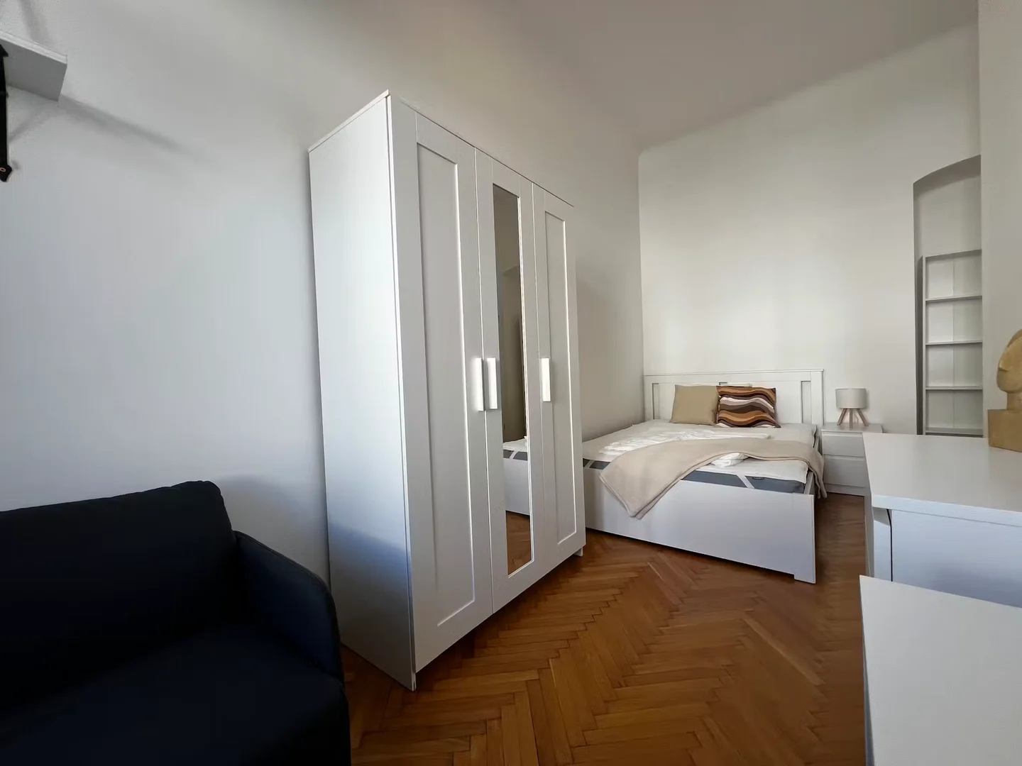Habitación estudiantil económica con ubicación conveniente en 