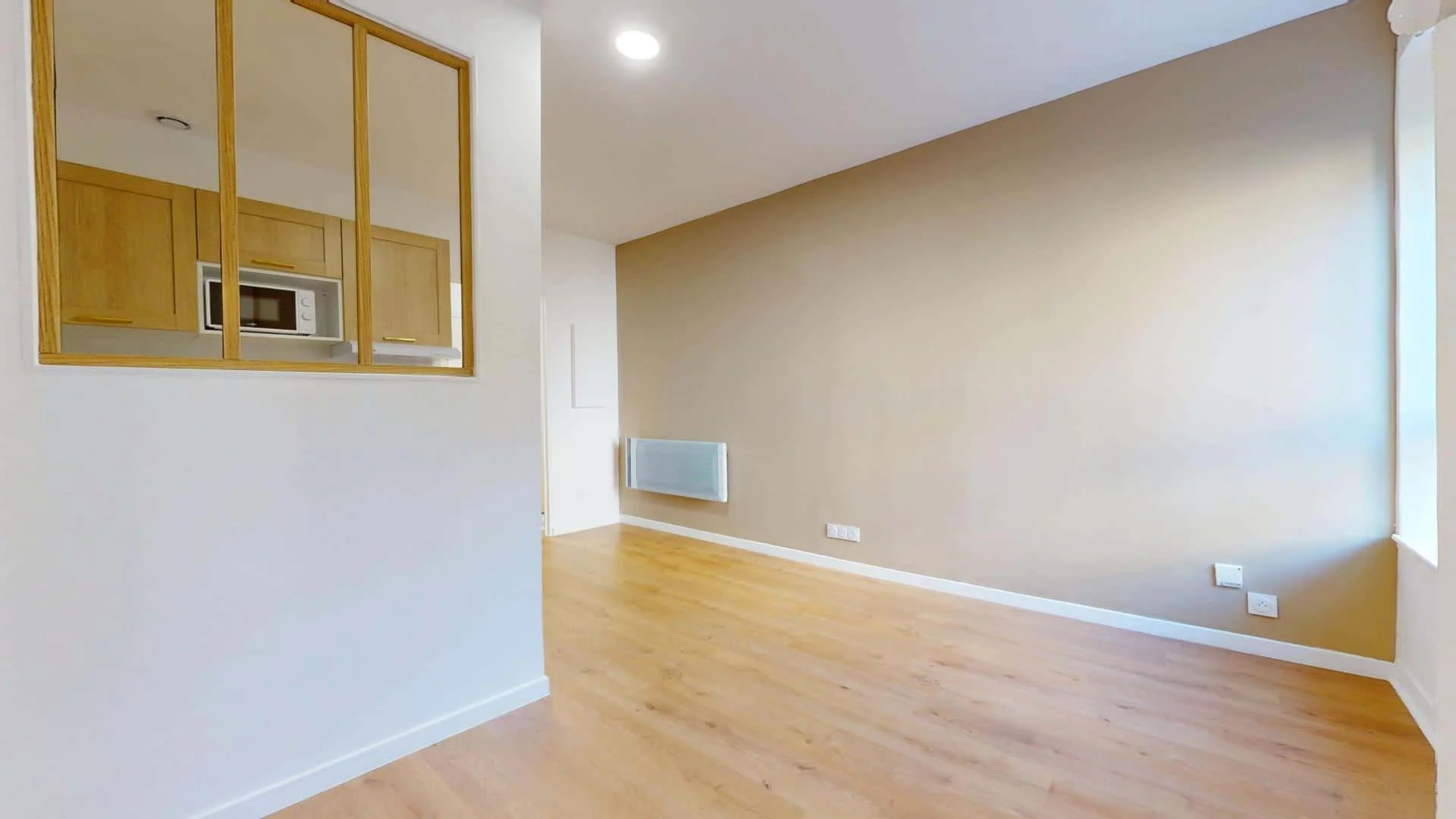 Student-friendly room in with modern amenities