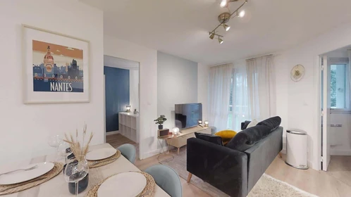 Habitación privada en 9 Rue de la Bourdonnais, 44100 Nantes, France, imagen 2 de 13