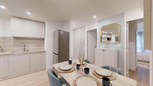 Habitación privada en 9 Rue de la Bourdonnais, 44100 Nantes, France, imagen 4 de 13
