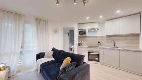 Habitación privada en 9 Rue de la Bourdonnais, 44100 Nantes, France, imagen 5 de 13