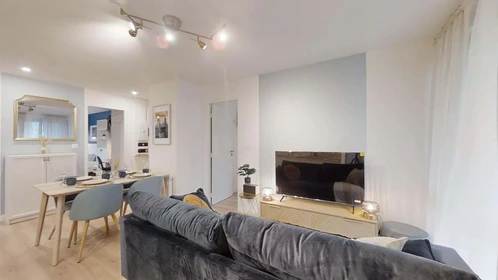 Habitación privada en 9 Rue de la Bourdonnais, 44100 Nantes, France, imagen 8 de 13