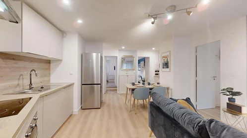 Habitación privada en 9 Rue de la Bourdonnais, 44100 Nantes, France, imagen 9 de 13