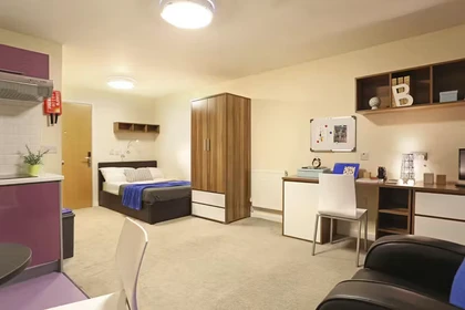 Habitación privada en Parham Rd, Canterbury CT1 1YN, United Kingdom, imagen 1 de 10