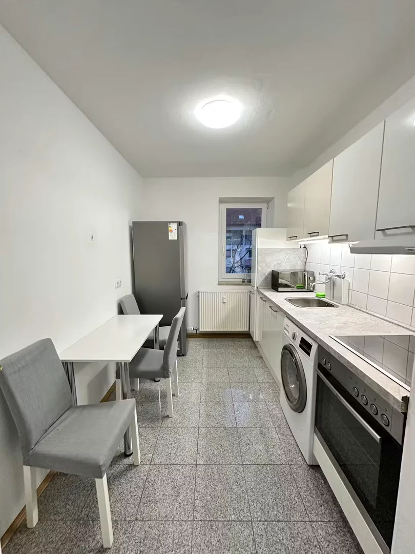 Economical student room with convenient location in