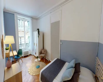 Stanza privata in Rue Constantine, 1st Arrondissement, immagine 1 di 10