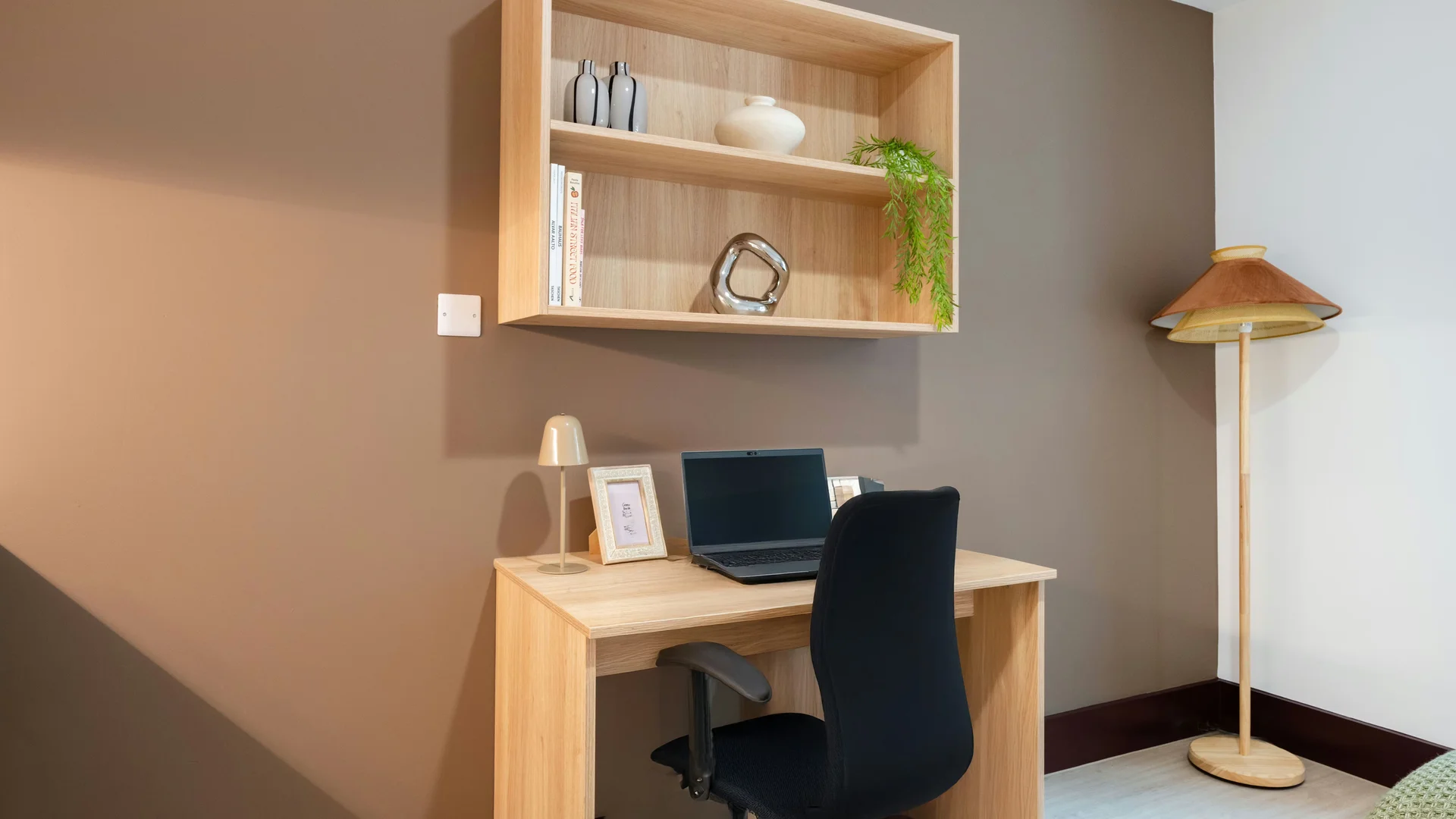 Habitación asequible para estudiantes con buena iluminación en 