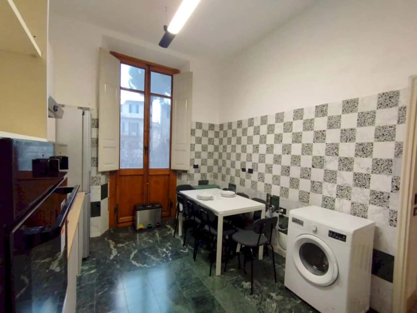 Camera per studenti in  con area studio e servizi in comune