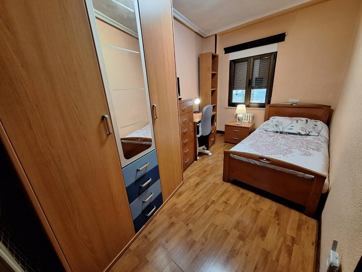 Przyjazny dla studentów pokój w  z nowoczesnymi udogodnieniami