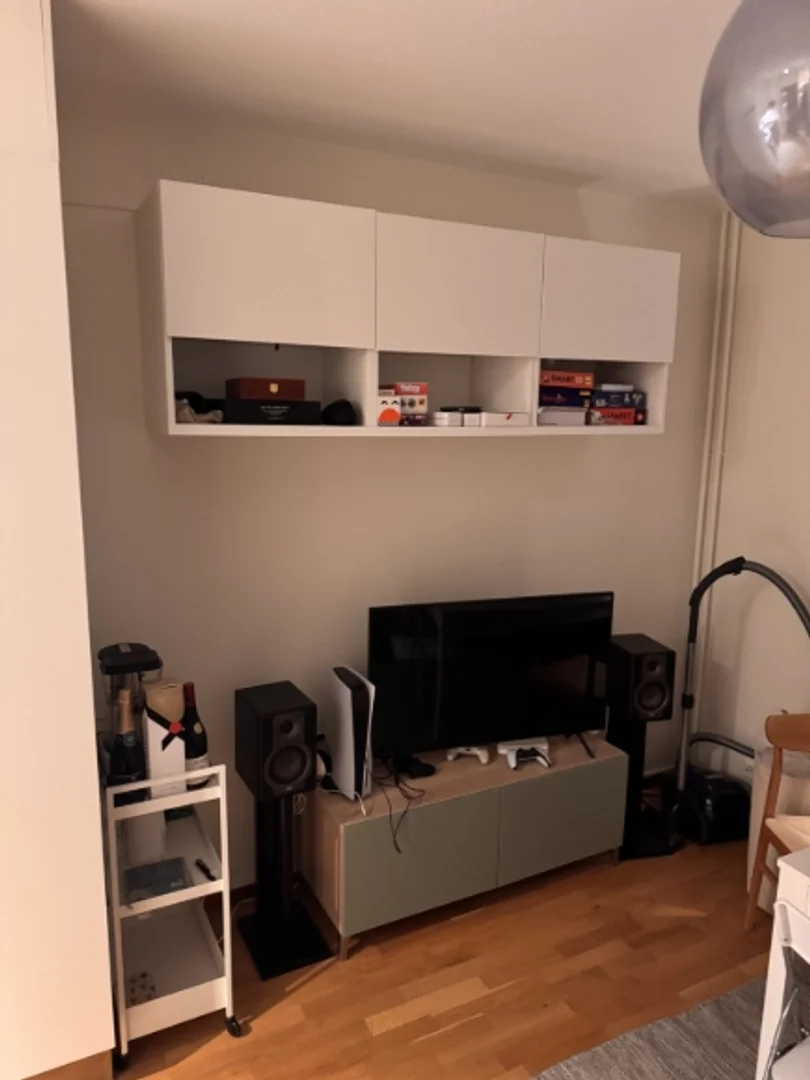 Functional student room perfect for studying in 