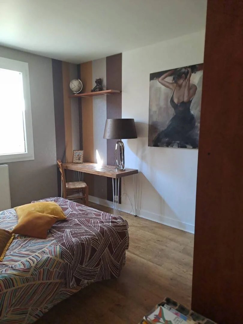 Habitación asequible para estudiantes con buena iluminación en 