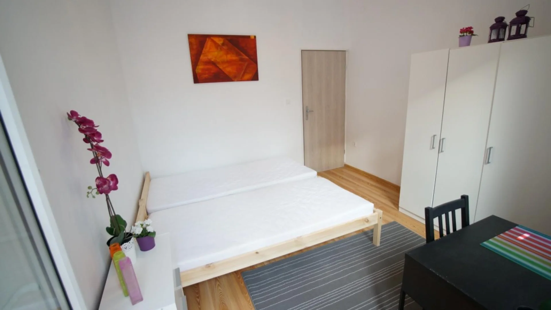 Habitación estudiantil económica con ubicación conveniente en 