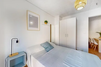 Private room at Carrer Concepción Arenal, image 3 of 14