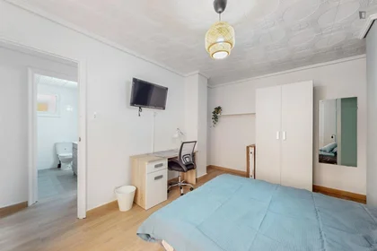 Private room at Carrer Concepción Arenal, image 4 of 15