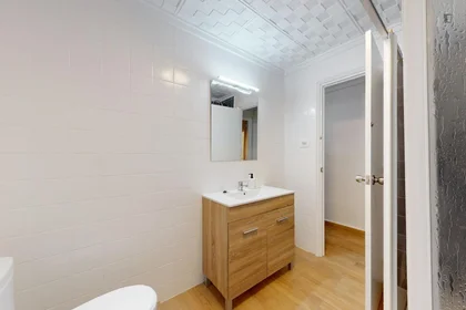 Private room at Carrer Concepción Arenal, image 9 of 13