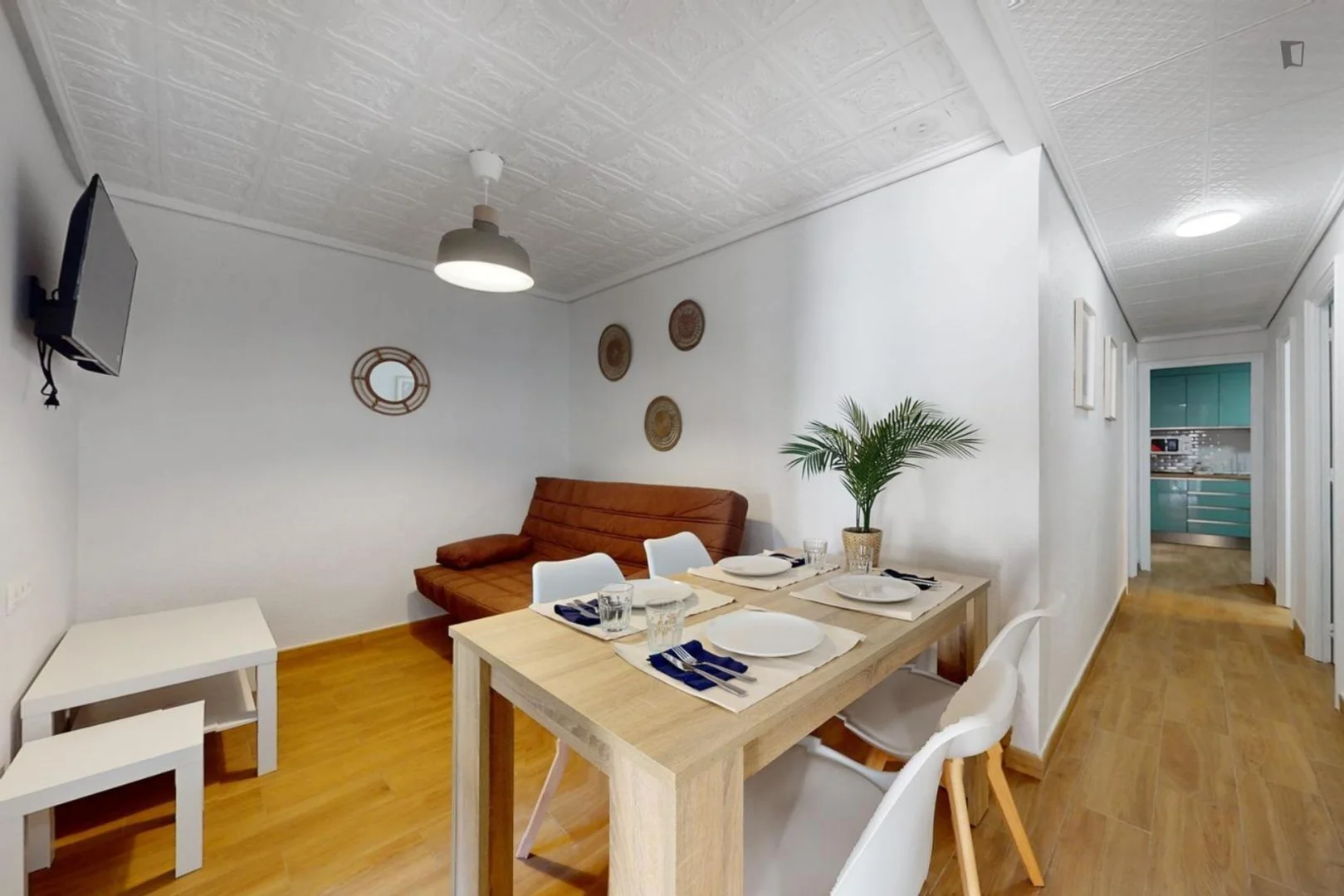 Comfortable and spacious student room in 