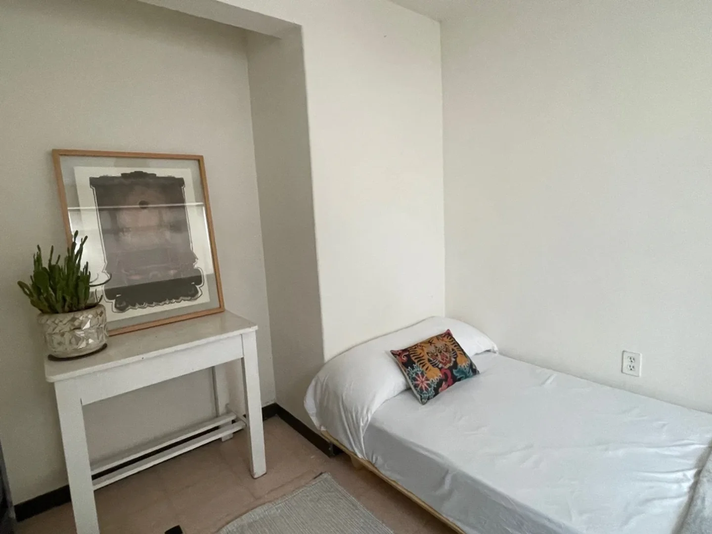 Habitación en apartamento estudiantil en alquiler en , completamente amueblado