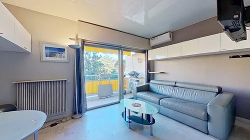 Private room at 65 Avenue du Docteur Raymond Picaud, image 17 of 28