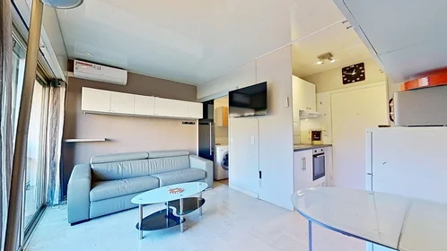 Private room at 65 Avenue du Docteur Raymond Picaud, image 19 of 28