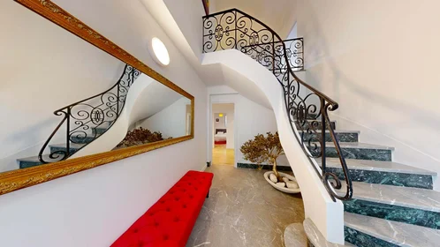 Quarto privado em 19 bd Auguste pageot, imagem 1 de 9