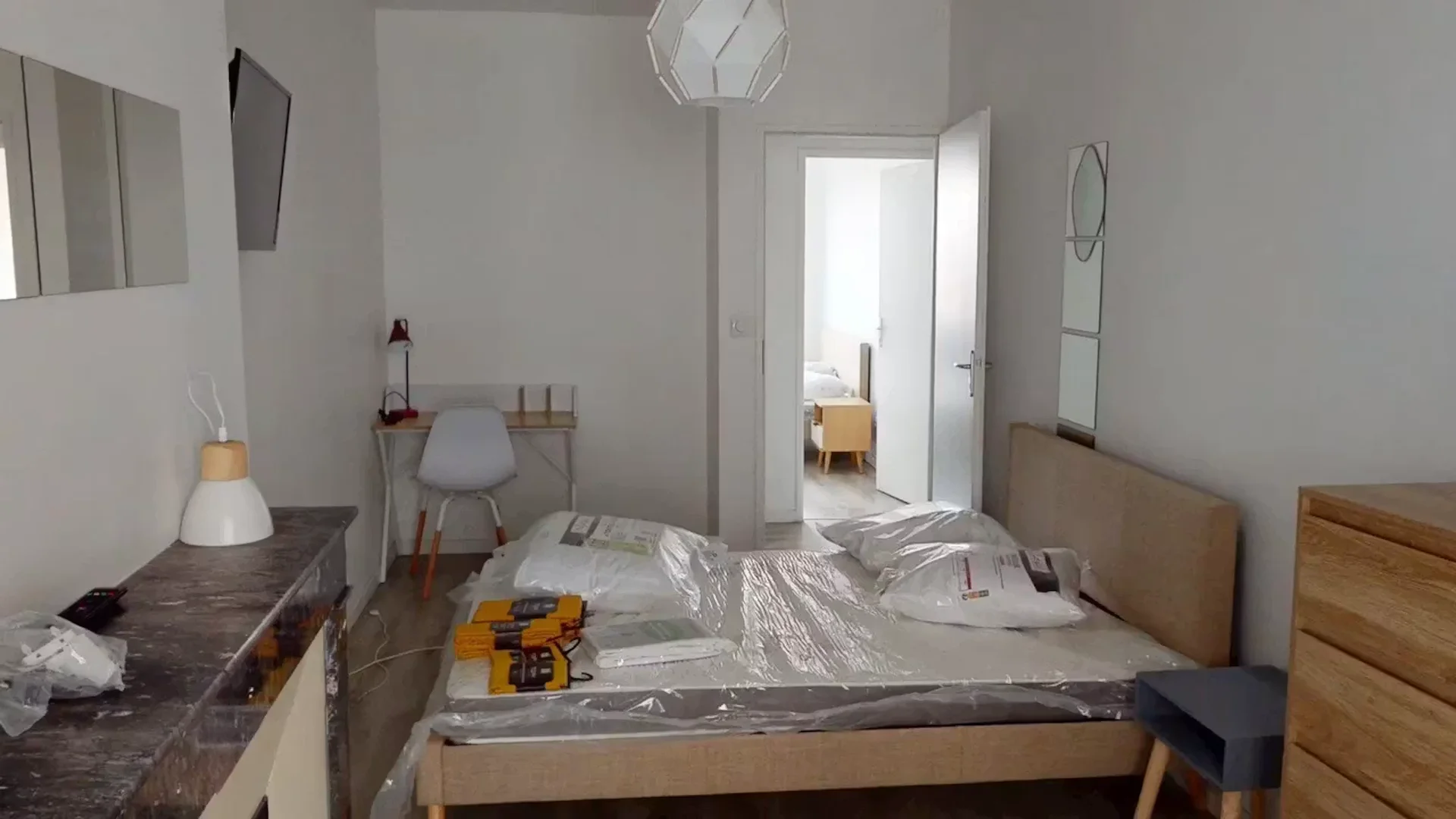 Habitación acogedora para estudiantes disponible en 