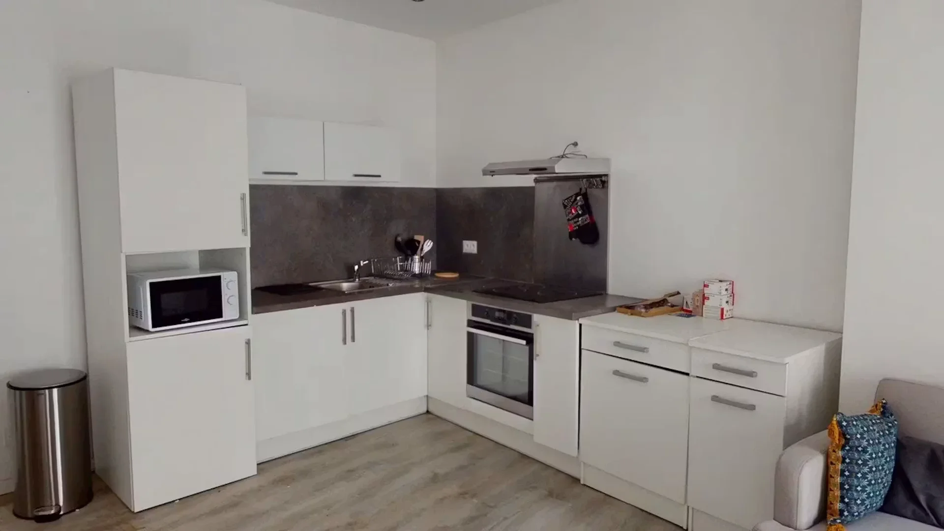 Habitación asequible para estudiantes con buena iluminación en 