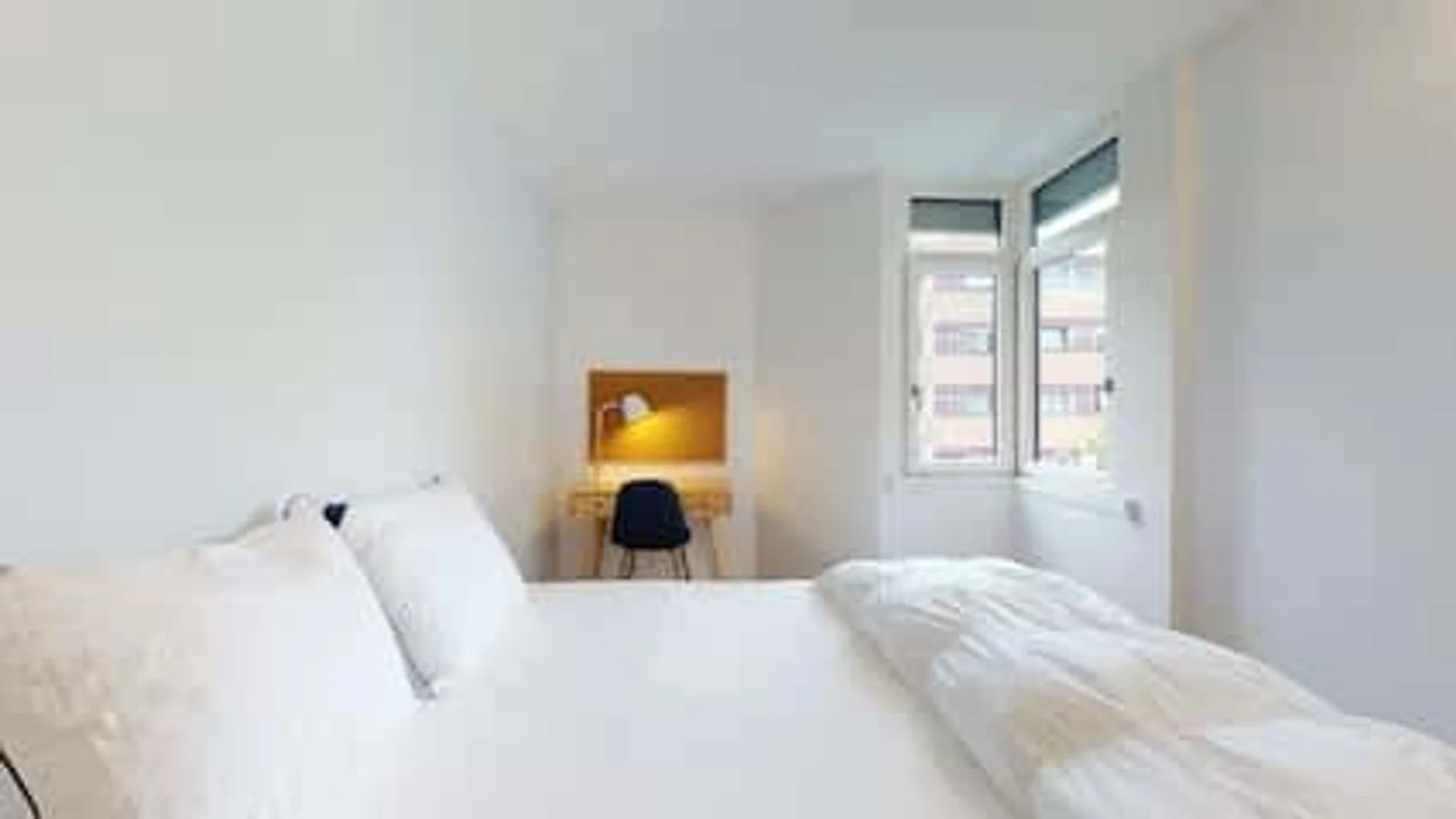 Habitación estudiantil económica cerca del campus en 