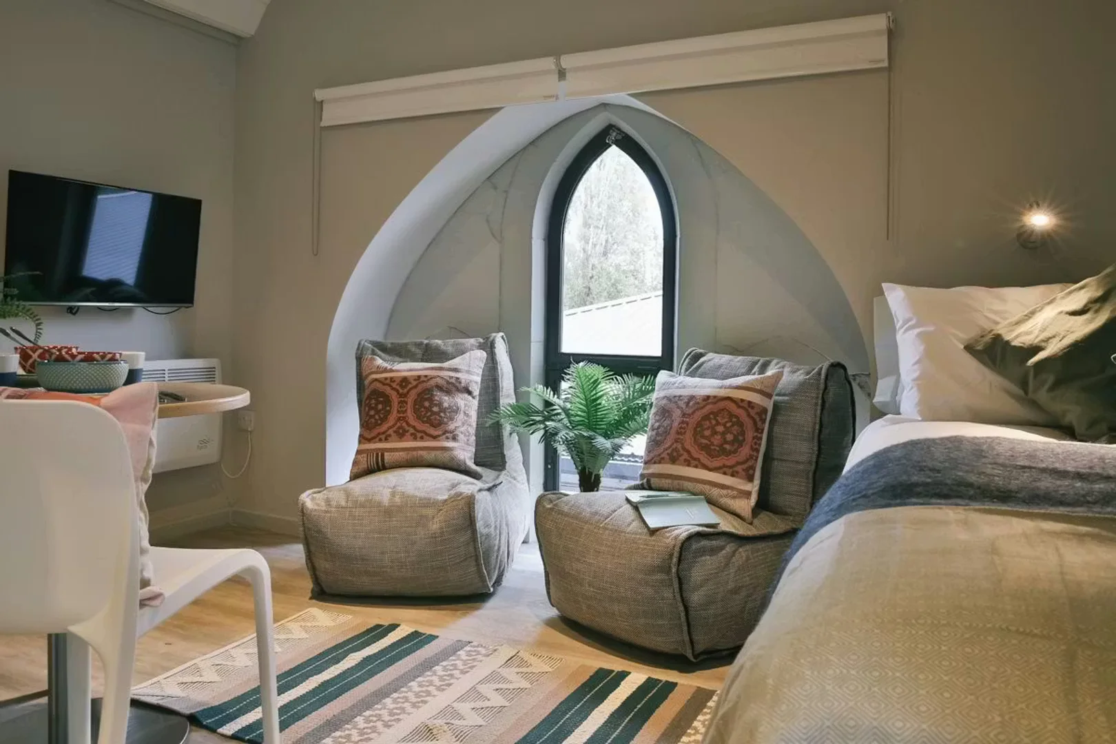 Cozy room for students available in 