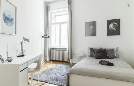 Privatzimmer in der Október 6. utca, bild 3 von 49