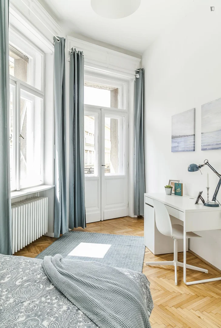 Zimmer in Studentenwohnung in  zu vermieten, voll möbliert