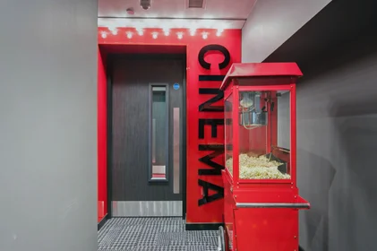 Studio at 923 Sauchiehall Street, image 13 of 19