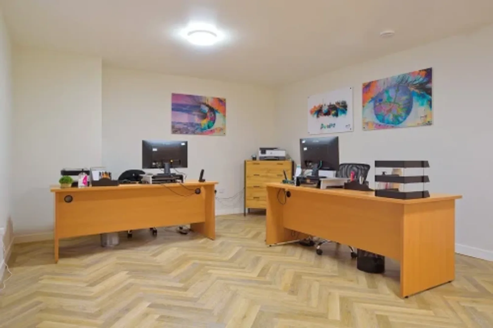Habitación estudiantil amplia y cómoda en 