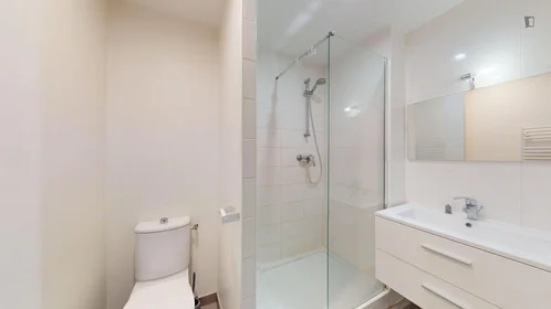 Private room at avenue de Dunkerque, image 10 of 11